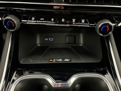 New 2026 Chevrolet Traverse Z71 w/ LPO, Floor Liner Package AWD/4WD image 33