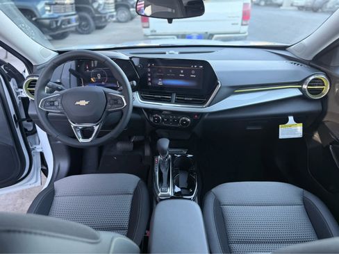 New 2026 Chevrolet Trax LT w/ Driver Confidence Package image 10