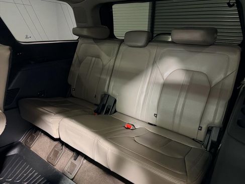 Used 2021 Ford Expedition Limited image 14