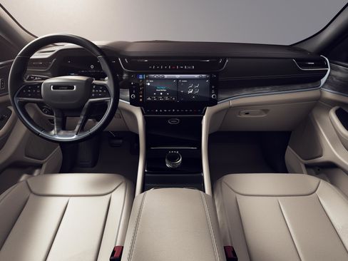 New 2026 Jeep Grand Cherokee Limited RWD image 6