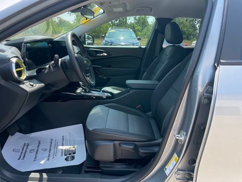 Used 2026 Chevrolet Trax LT w/ Driver Confidence Package FWD image 19