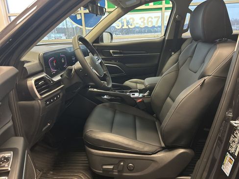New 2025 Kia Telluride S image 17