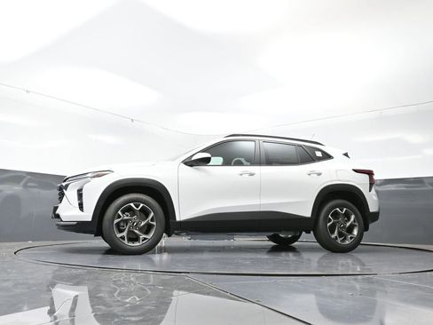 New 2025 Chevrolet Trax LT w/ Driver Confidence Package image 47