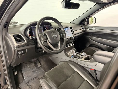 Used 2019 Jeep Grand Cherokee Altitude AWD/4WD image 10