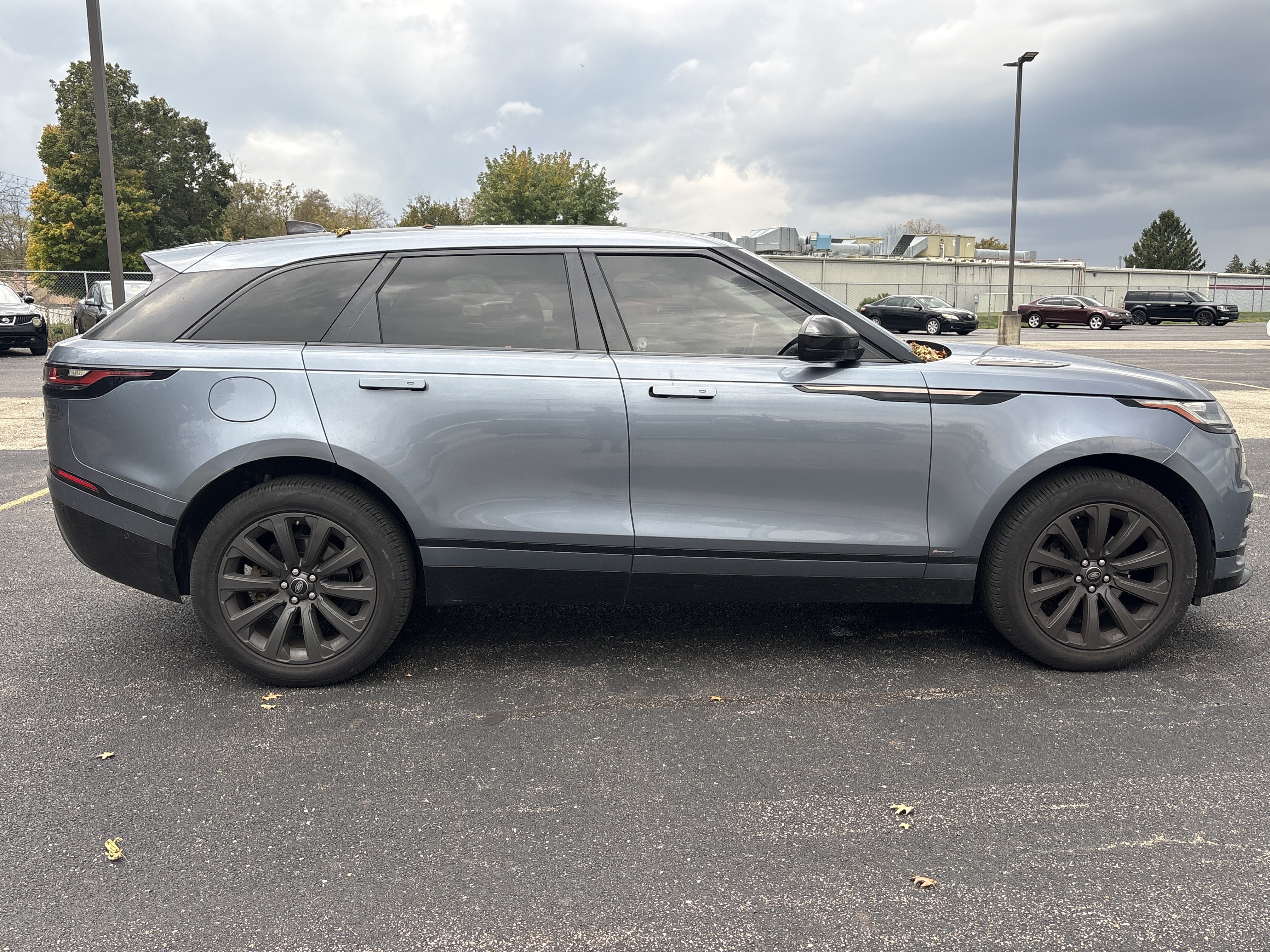 Used 2019 Land Rover Range Rover Velar R-Dynamic SE AWD/4WD image 3