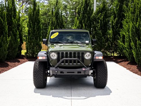 Used 2021 Jeep Gladiator Rubicon w/ Cold Weather Group AWD/4WD image 3