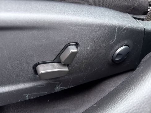 Used 2022 Dodge Charger R/T w/ Blacktop Package image 18