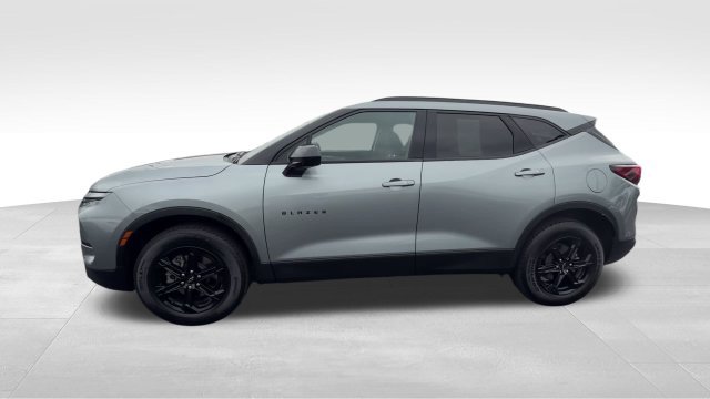 Certified 2024 Chevrolet Blazer LT w/ Convenience Package FWD image 3