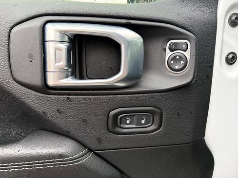 Used 2021 Jeep Wrangler Unlimited Sahara w/ Cold Weather Group image 10