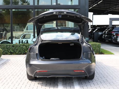 Used 2025 Tesla Model 3 Long Range RWD image 8
