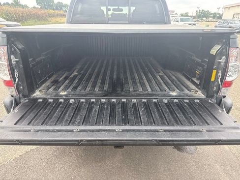 Used 2012 Toyota Tacoma 4x4 Double Cab w/ TRD Sport Upgrade Pkg image 9