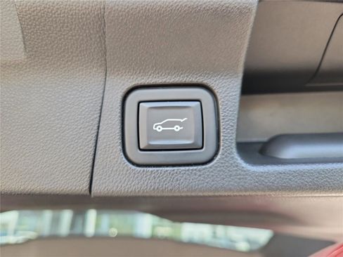 Used 2021 GMC Acadia SLE w/ Driver Convenience Package FWD image 10