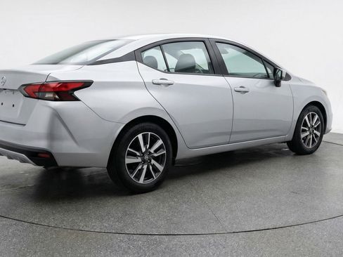 Used 2025 Nissan Versa SV image 9