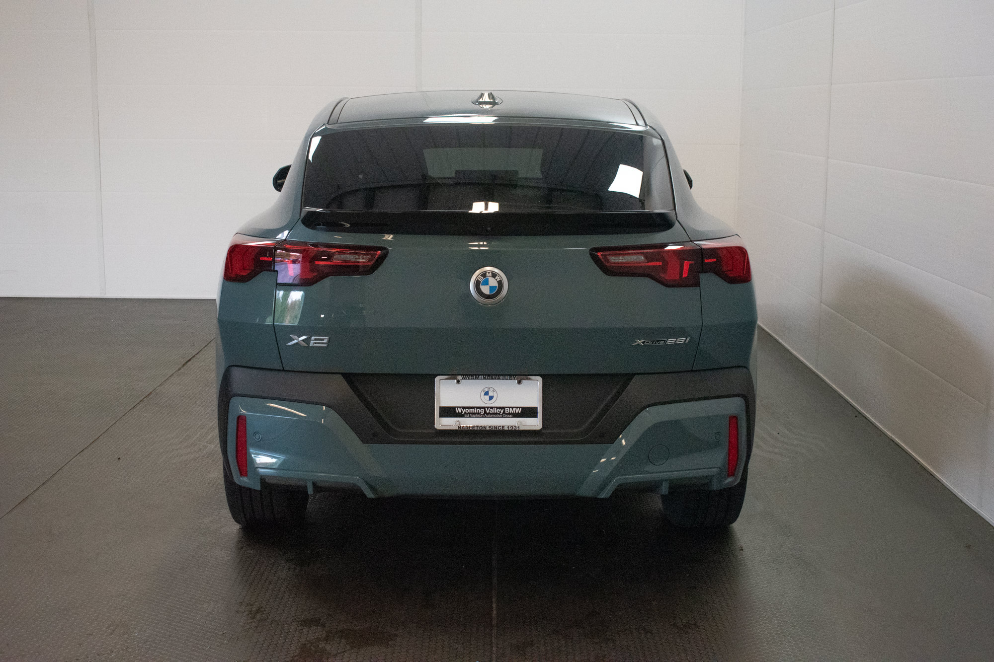 Used 2025 BMW X2 xDrive28i AWD/4WD image 5