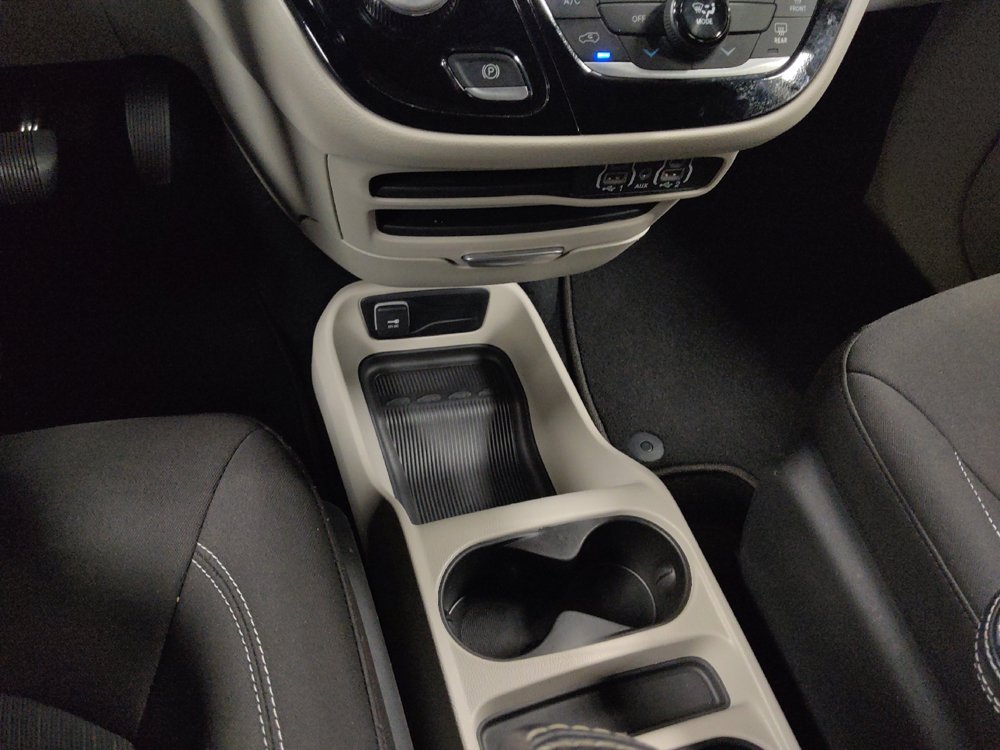 Used 2024 Chrysler Voyager LX FWD image 26