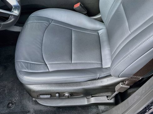 Used 2023 Buick Enclave Essence AWD/4WD image 20