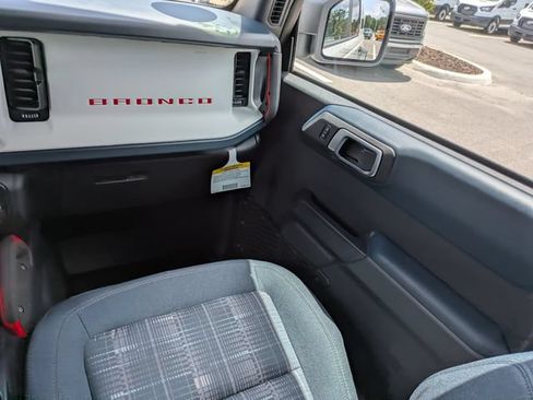 Certified 2026 Ford Bronco Heritage Edition AWD/4WD image 17
