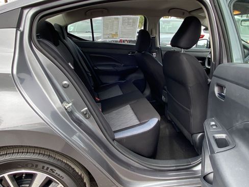 Used 2025 Nissan Versa SV image 37