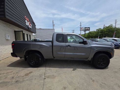 Used 2022 Nissan Frontier S AWD/4WD image 8
