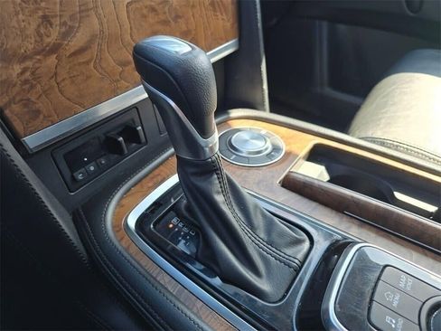 Used 2021 Nissan Armada SL w/ Captain's Chairs Package image 22