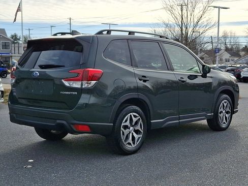 Certified 2023 Subaru Forester Premium image 4