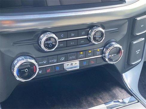 Used 2022 Ford F150 Lariat w/ Equipment Group 502A High image 25