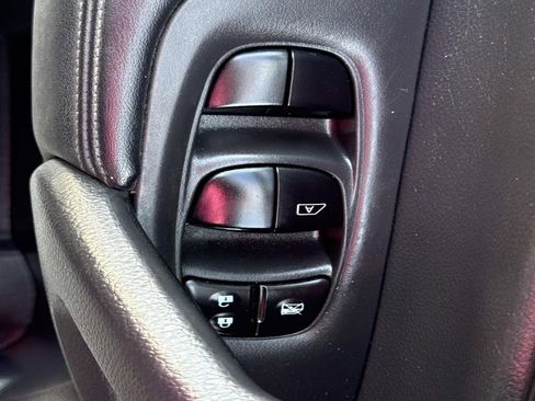 Used 2018 Nissan Rogue SV image 21