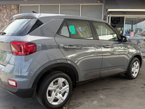 Used 2020 Hyundai Venue SE FWD image 20