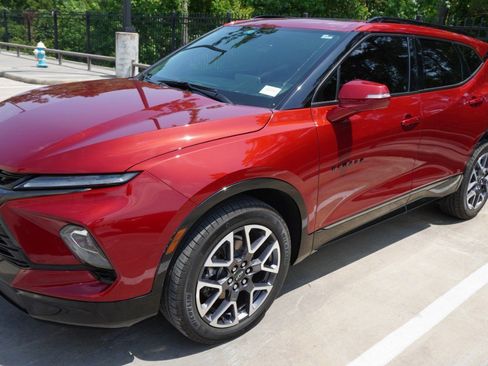 Used 2023 Chevrolet Blazer RS w/ Driver Confidence II Package FWD image 6