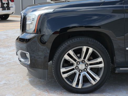 Used 2018 GMC Yukon Denali w/ Denali Ultimate Package AWD/4WD image 8