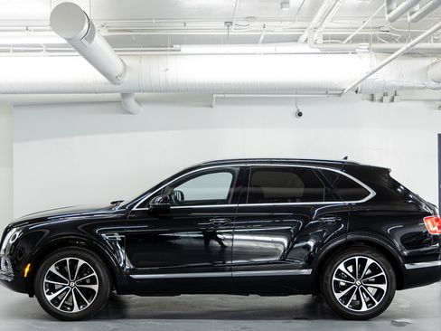 Used 2020 Bentley Bentayga AWD/4WD image 2