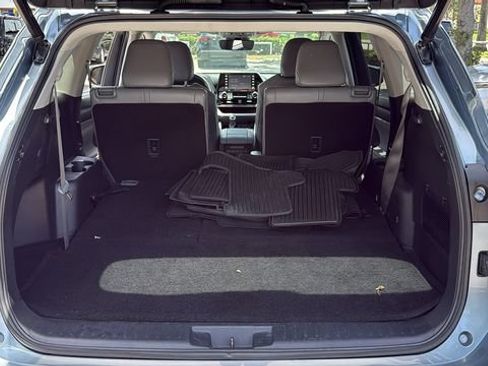 Used 2022 Toyota Highlander XLE FWD image 9
