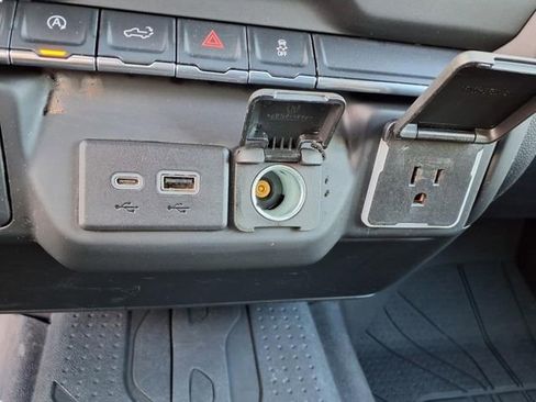 Used 2022 Chevrolet Silverado 1500 Custom image 28