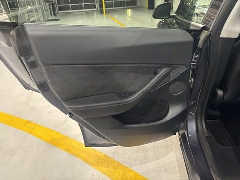 Used 2023 Tesla Model Y Performance image 26