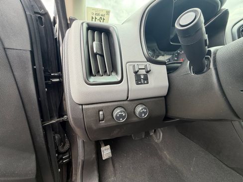 Used 2022 Chevrolet Colorado W/T w/ Custom Special Edition AWD/4WD image 16