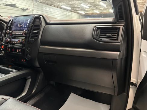 Used 2021 Nissan Titan PRO-4X w/ Pro-4x Convenience Package AWD/4WD image 29