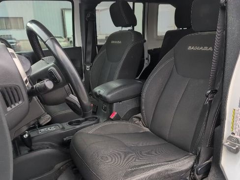 Used 2018 Jeep Wrangler Unlimited Sahara w/ Connectivity Group AWD/4WD image 10