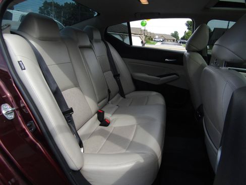 Used 2023 Nissan Altima 2.5 SL AWD/4WD image 22