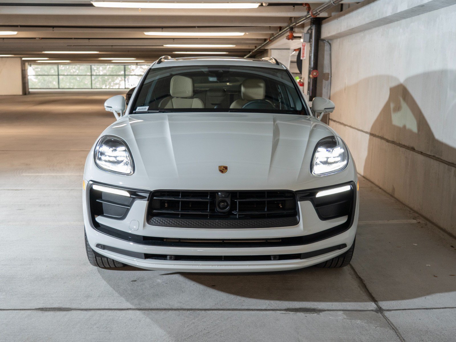 Certified 2023 Porsche Macan AWD/4WD image 6