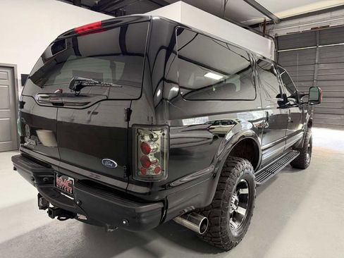 Used 2005 Ford Excursion Limited AWD/4WD image 5