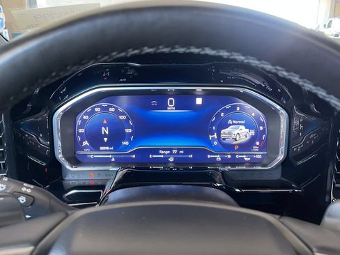 Used 2023 Chevrolet Silverado 1500 High Country w/ High Country Premium Package AWD/4WD image 19