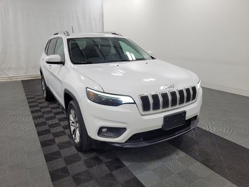 Used 2019 Jeep Cherokee Latitude Plus w/ Cold Weather Group image 13