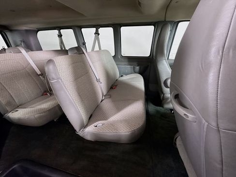 Used 2017 Chevrolet Express 2500 LT w/ LT Preferred Equipment Group RWD image 27