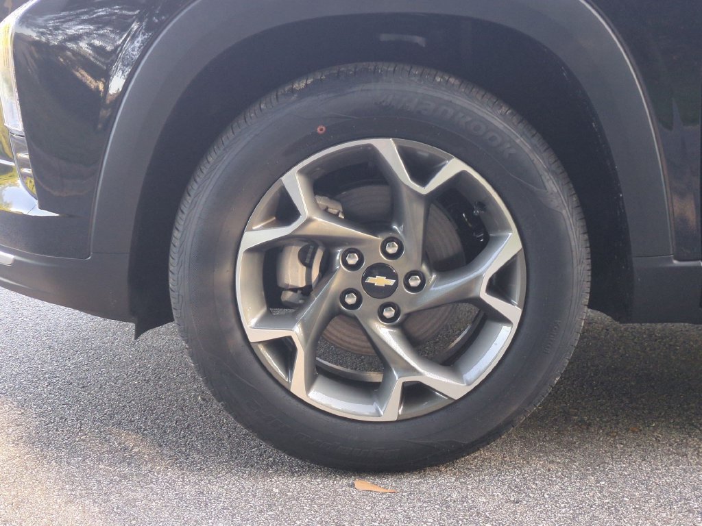 New 2026 Chevrolet Trax LT w/ LT Convenience Package FWD image 12