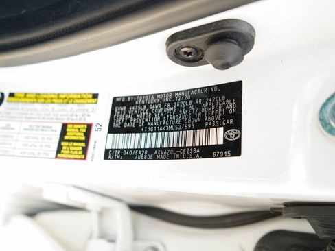 Used 2021 Toyota Camry SE image 37