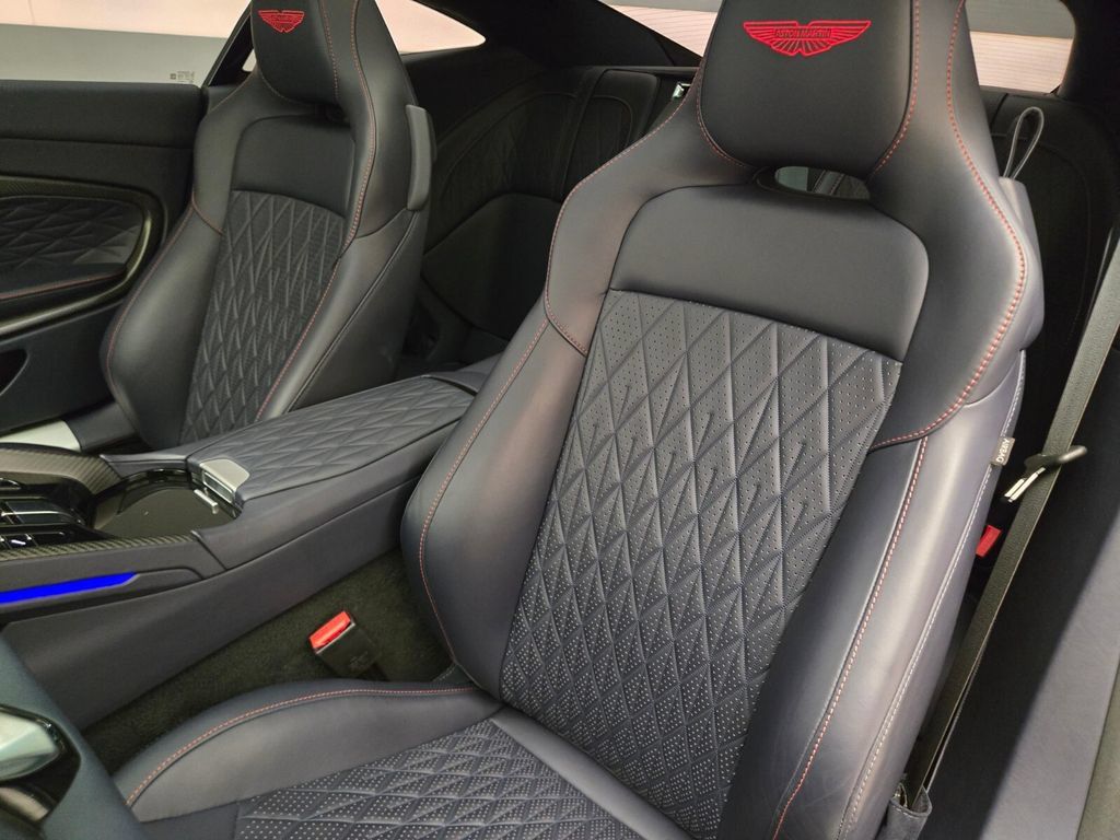 Used 2025 Aston Martin DB12 Coupe RWD image 29