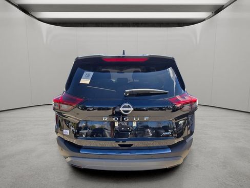 Used 2023 Nissan Rogue S AWD/4WD image 7