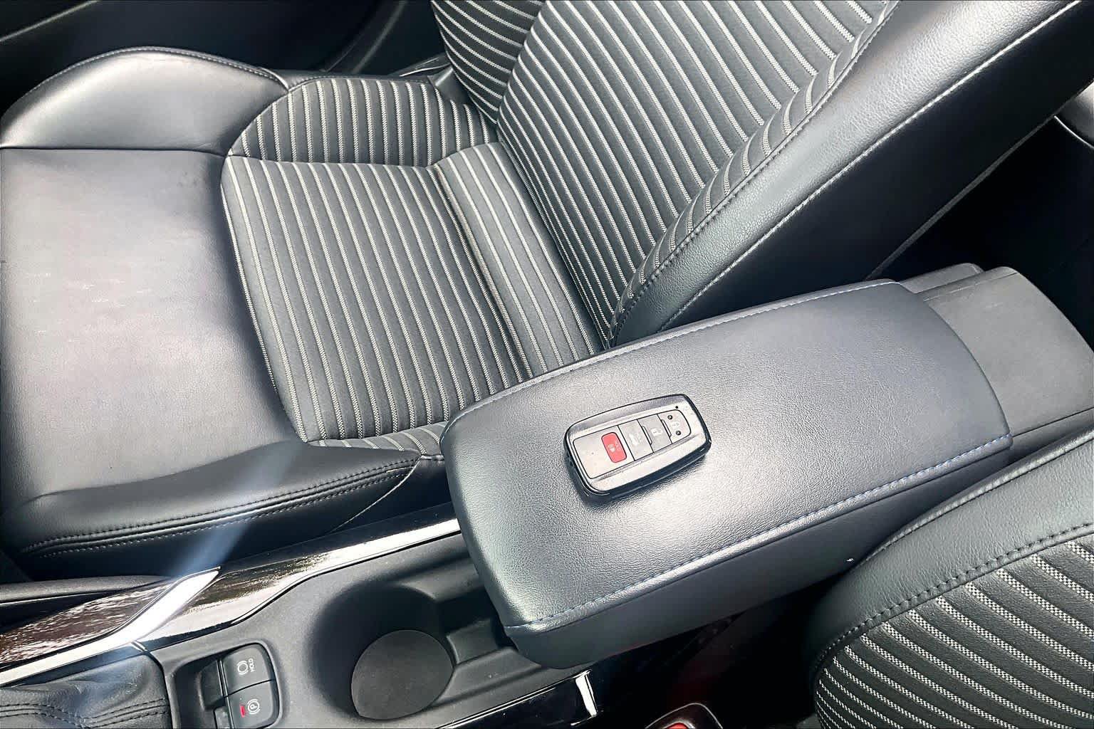 Used 2022 Toyota Corolla XSE FWD image 15