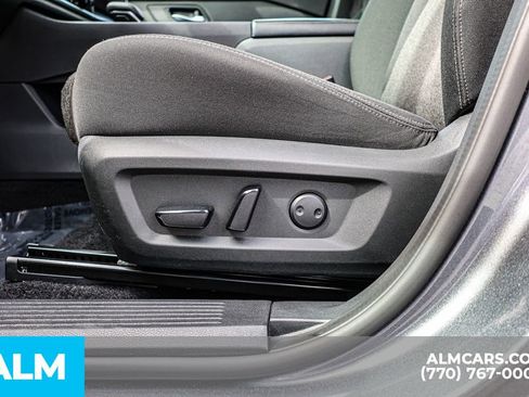 Used 2025 Nissan Rogue SV FWD image 27