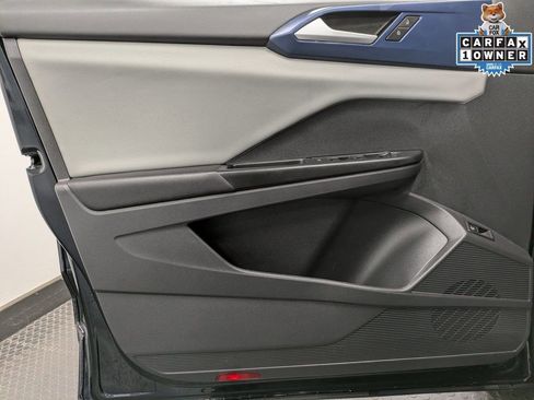 Used 2022 Volkswagen Taos SE image 9